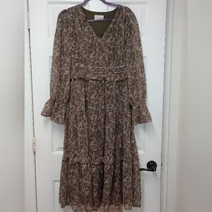 Love Riche Paisley Long Sleeve Dress